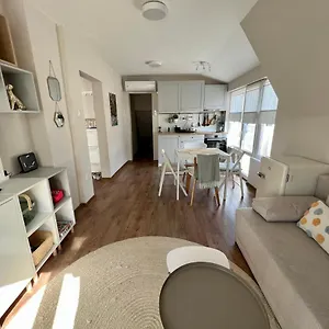 Апартаменты Dockview Atelier 